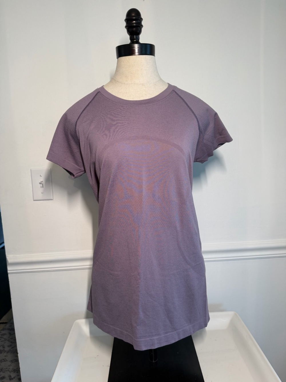 Lululemon Swiftly Tech Short-Sleeve Shirt 2.0 - Size 10 - Picture 2 of 4